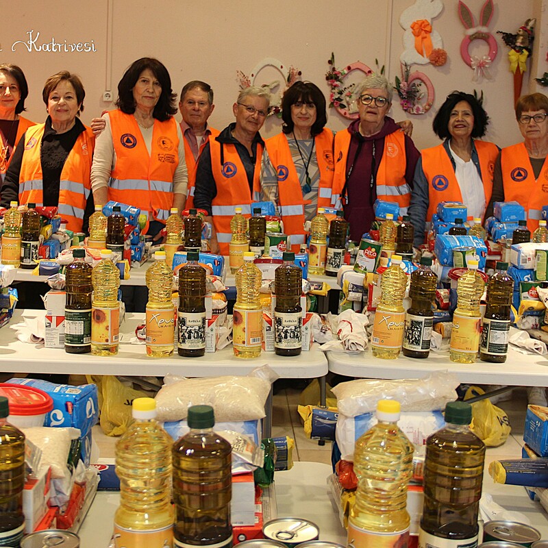 • Την Μεγάλη Τρίτη 15/4/2025 προσφέραμε σε 60 οικογένειες και μεμονωμένα άτομα  ( συνολικά περίπου 180 άτομα) δέματα αγάπης ,με ξηρά τροφή όπως  ελαιόλαδο, αραβοσιτέλαιο , όσπρια , μακαρόνια,  ρύζι ,ζάχαρη, καφέ, αλεύρι, μαρμελάδα,,  αυγά , πατάτες κ.λ.π. ανάλογης ποσότητας με τον αριθμό των μελών της οικογένειας   . Τα δέματα αγάπης ετοίμασαν εθελοντές προκειμένου να παραδοθούν στην ώρα τους και είναι ευγενική χορηγία των :  για τα είδη ξηράς τροφής οι Ο.Ε ΥΙΟΙ ΦΙΛΗ – Εργαλεία - Βιομ/κα Είδη,  ΕΡΓΟΣΤΑΣΙΟ ΤΙΤΑΝ ΕΛΕΥΣΙΝΑΣ – με διευθυντή τον κ.  Θωμά Γλάβα,  ο Αντιπρόεδρος της Βουλής κ. Αθανάσιος Μπούρας,  , ο Σύλλογος  Γονέων και Κηδεμόνων του 2ου  ΓΕΛ Ελευσίνας , η  κ. Νεκταρία Παππού, για τα τσουρέκια η Εταιρεία  ΓΙΑΝΝΗΣ ΣΤΕΦΑΝΙΔΗΣ JAS – AΝΤΩΝΗΣ  ΣΤΕΦΑΝΙΔΗΣ Ο.Ε., για τα αυγά οι   εθελόντριες  κ. Κων/να Γκιόκα  &  κ. Λίτσα Τσακίρη και διάφορα άλλα μέλη και φίλοι .